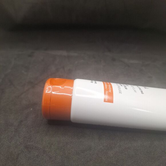 Arbonne Oil Balancing Mask with Red Clay 5 oz - Picture 5 of 6